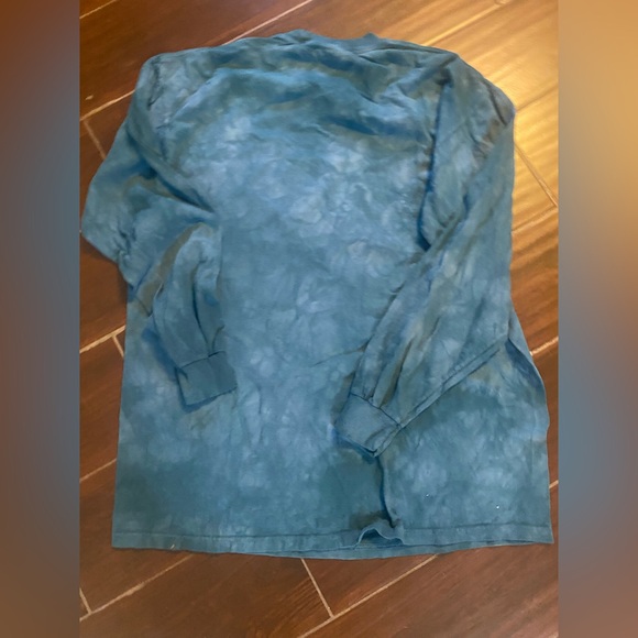 The Mountain Blue Women's Dog Graphic Long Sleeve Shirt Size Large - Picture 2 of 3